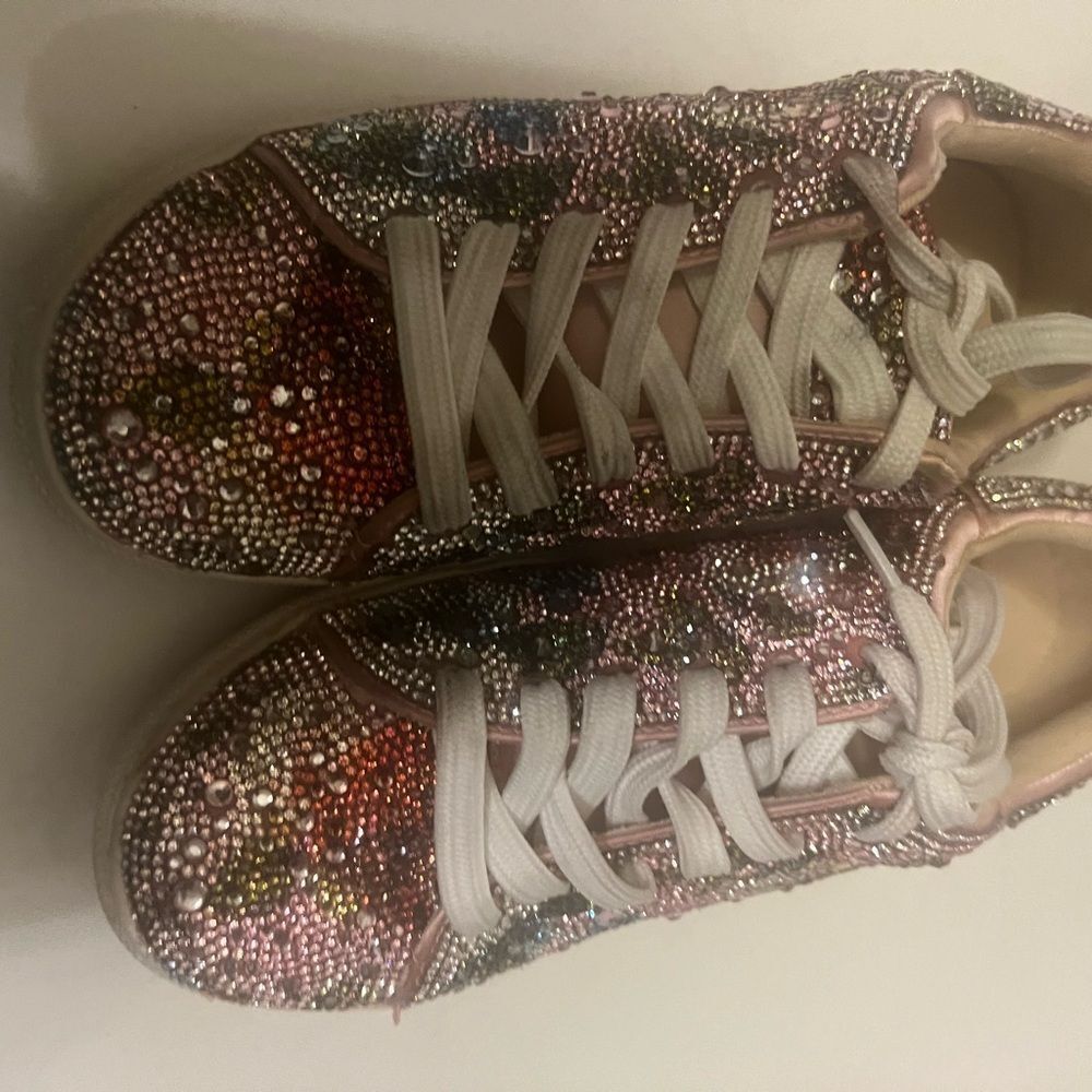 Betsey Johnson Sidny Floral Multi Color Rhinestones. Size 4 - Picture 10 of 16